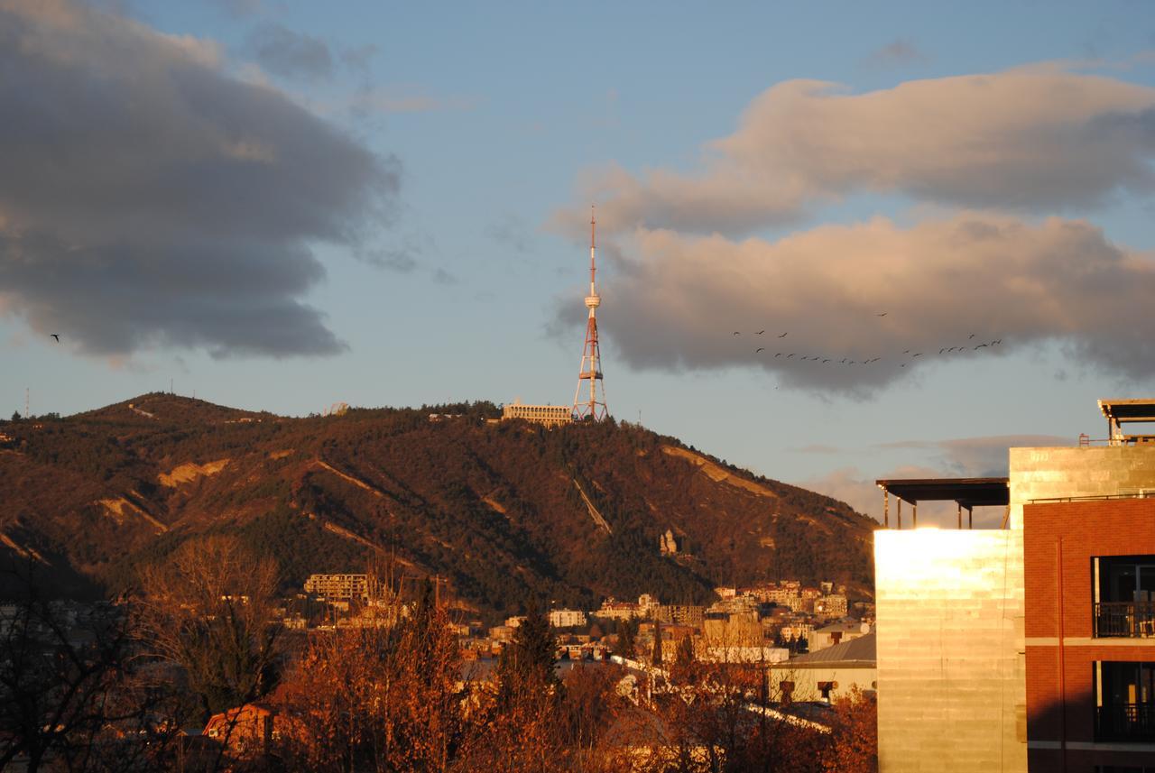 Crosswindow Lägenhet Tbilisi Exteriör bild